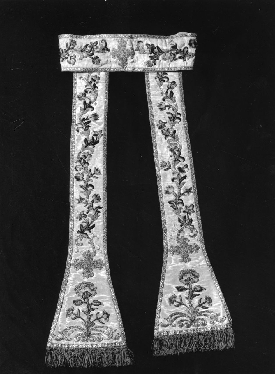 croce, motivi decorativi floreali e vegetali (stola) - manifattura fiorentina (sec. XIX)