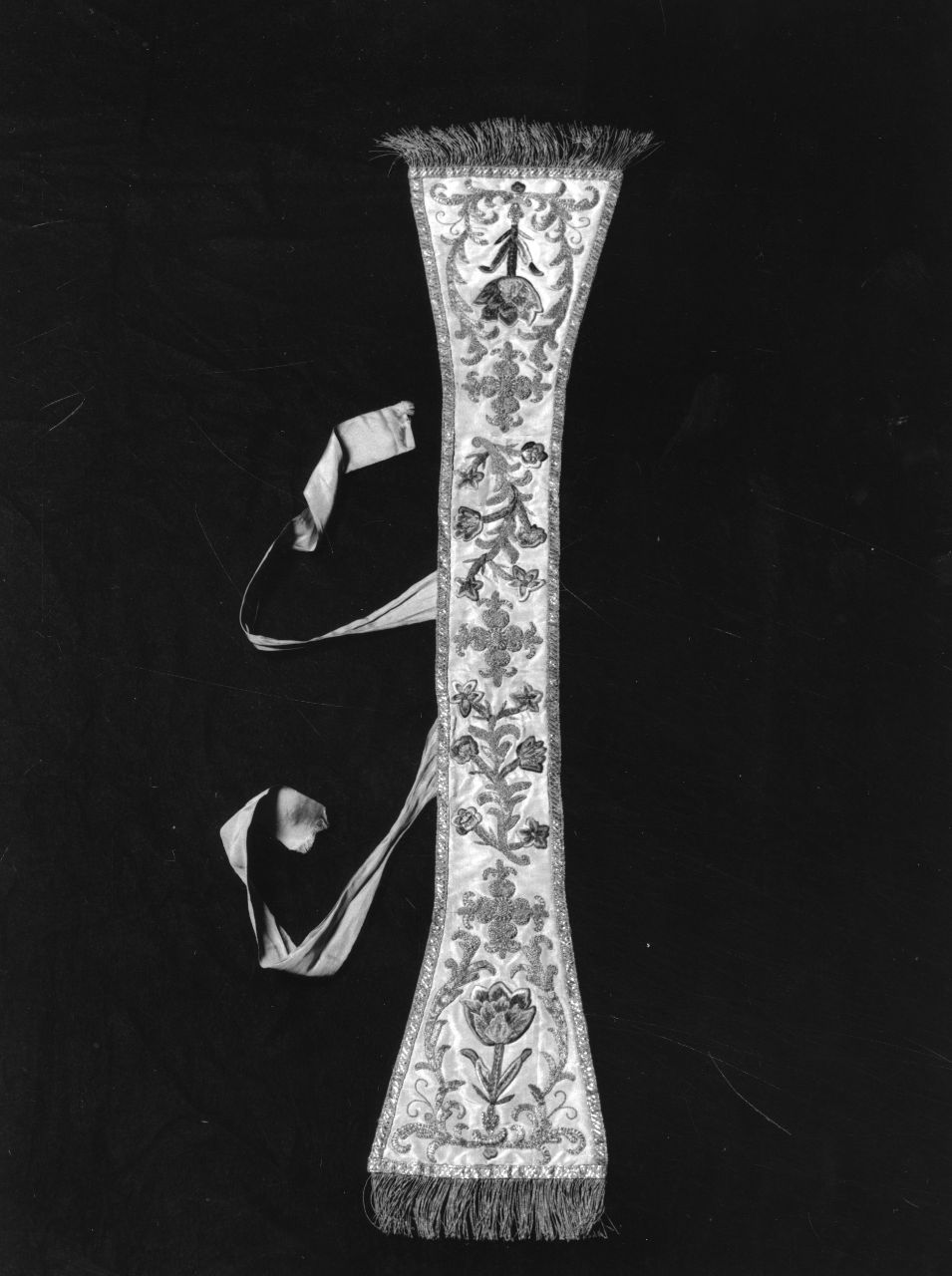 croce, motivi decorativi floreali e vegetali (manipolo) - manifattura fiorentina (sec. XIX)