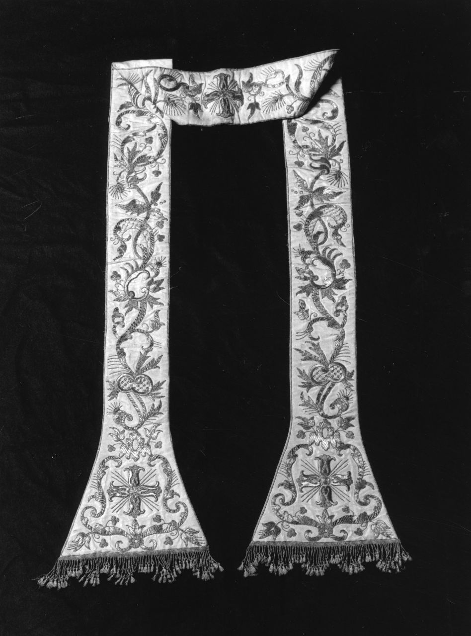 croci, motivi decorativi vegetali (stola) - manifattura fiorentina (sec. XVIII)