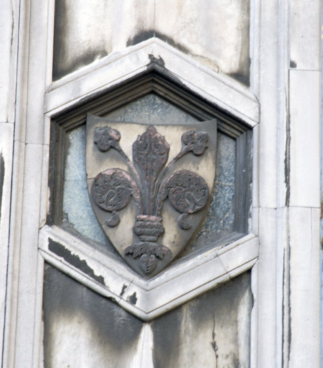 stemma della città di Firenze (rilievo) - bottega fiorentina (sec. XIV)