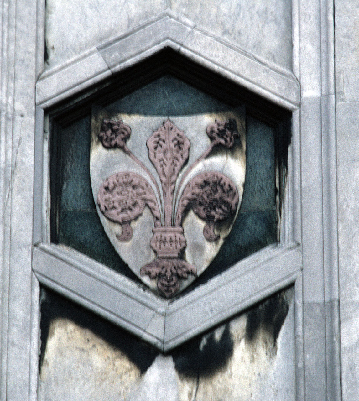 stemma della città di Firenze (rilievo) - bottega fiorentina (sec. XIV)