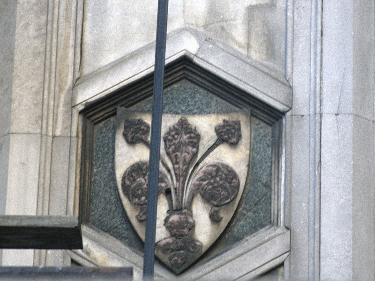 stemma della città di Firenze (rilievo) - bottega fiorentina (sec. XIV)