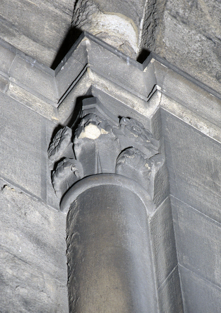 capitello di colonnina, serie di Talenti Francesco (sec. XIV)