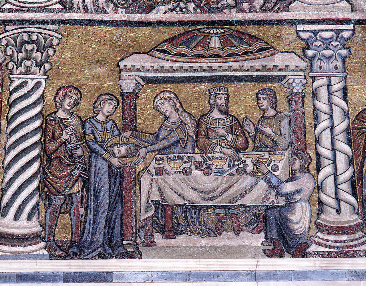 testa di San Giovanni Battista sulla tavola del banchetto (decorazione musiva) - bottega fiorentina (sec. XIII)
