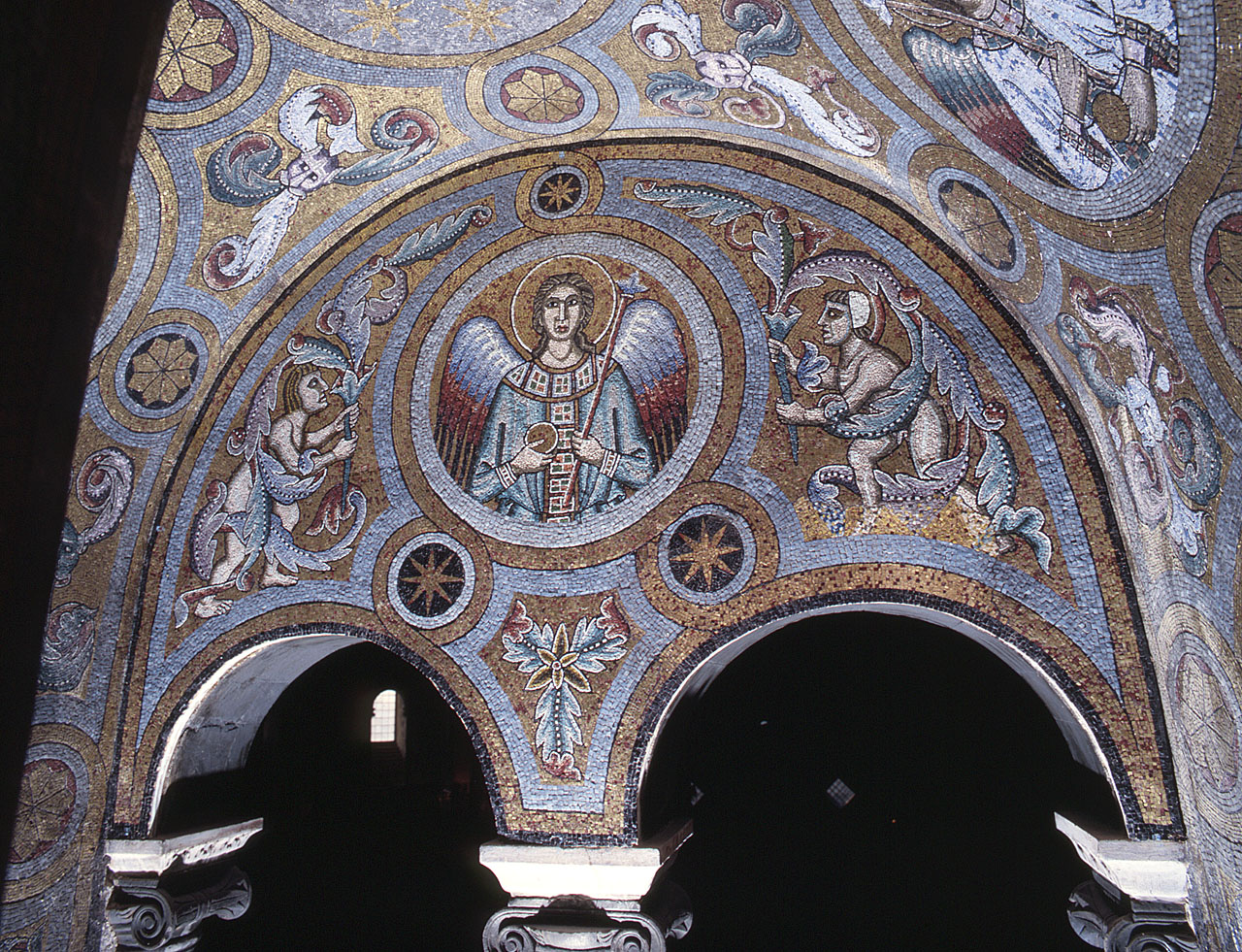 angelo e putti (decorazione musiva) - bottega fiorentina (sec. XIV)