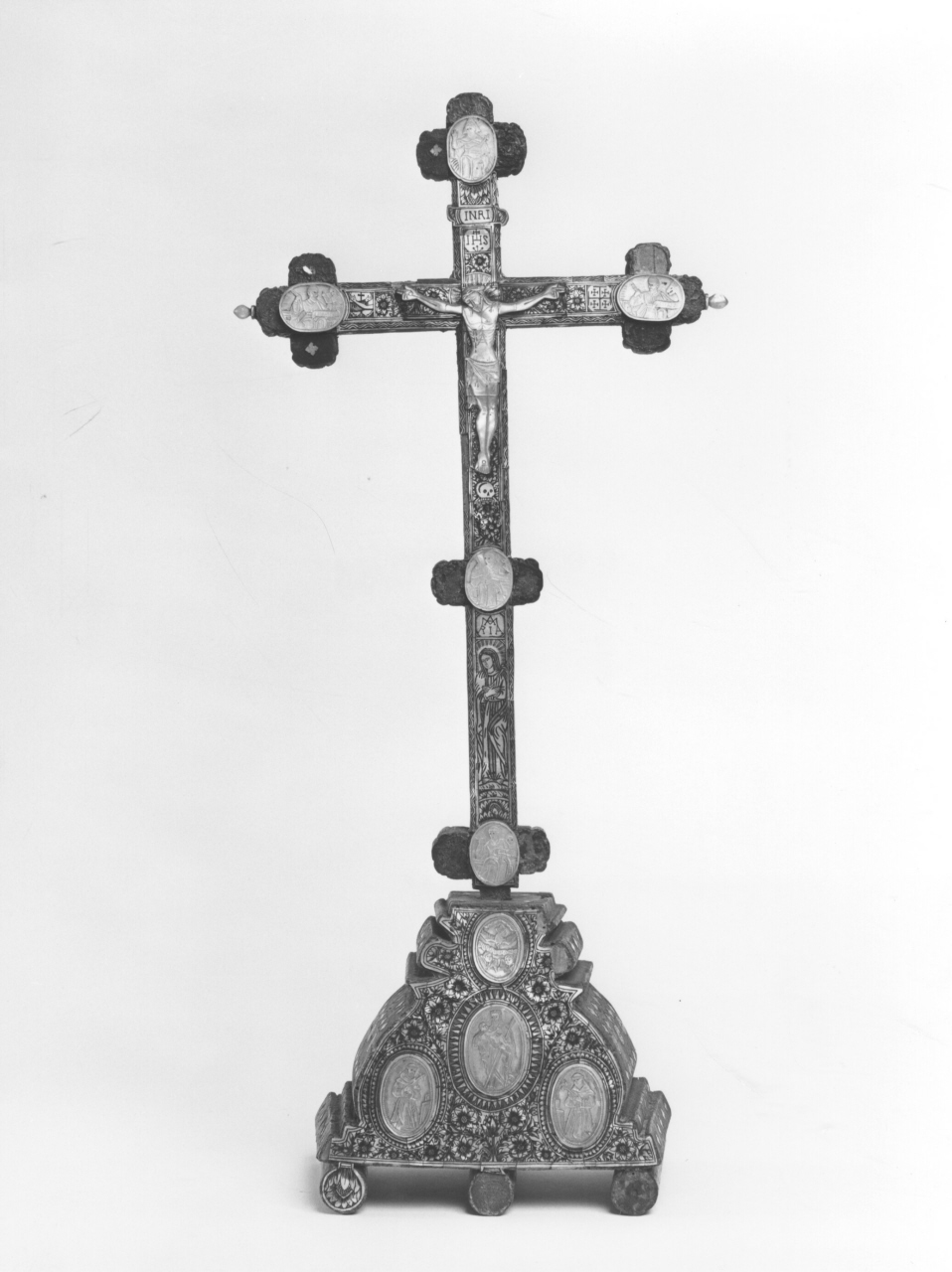 Cristo crocifisso (croce d'altare) - bottega gerosolimitana (sec. XIX)