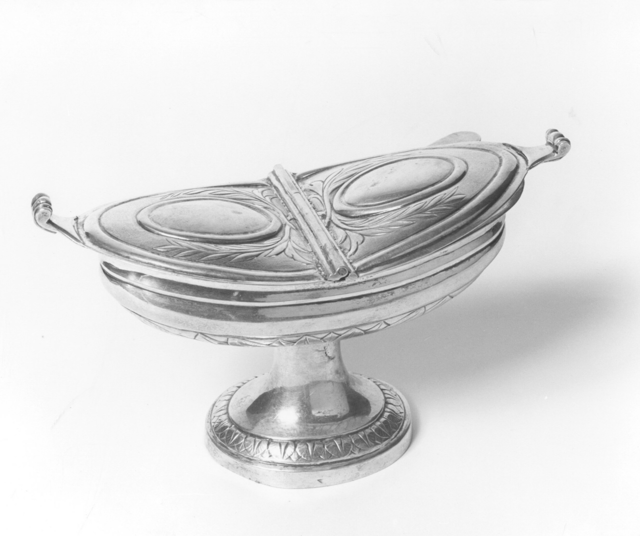 navicella portaincenso - a doppia valva di Codacci Giuseppe (bottega) (metà sec. XIX)
