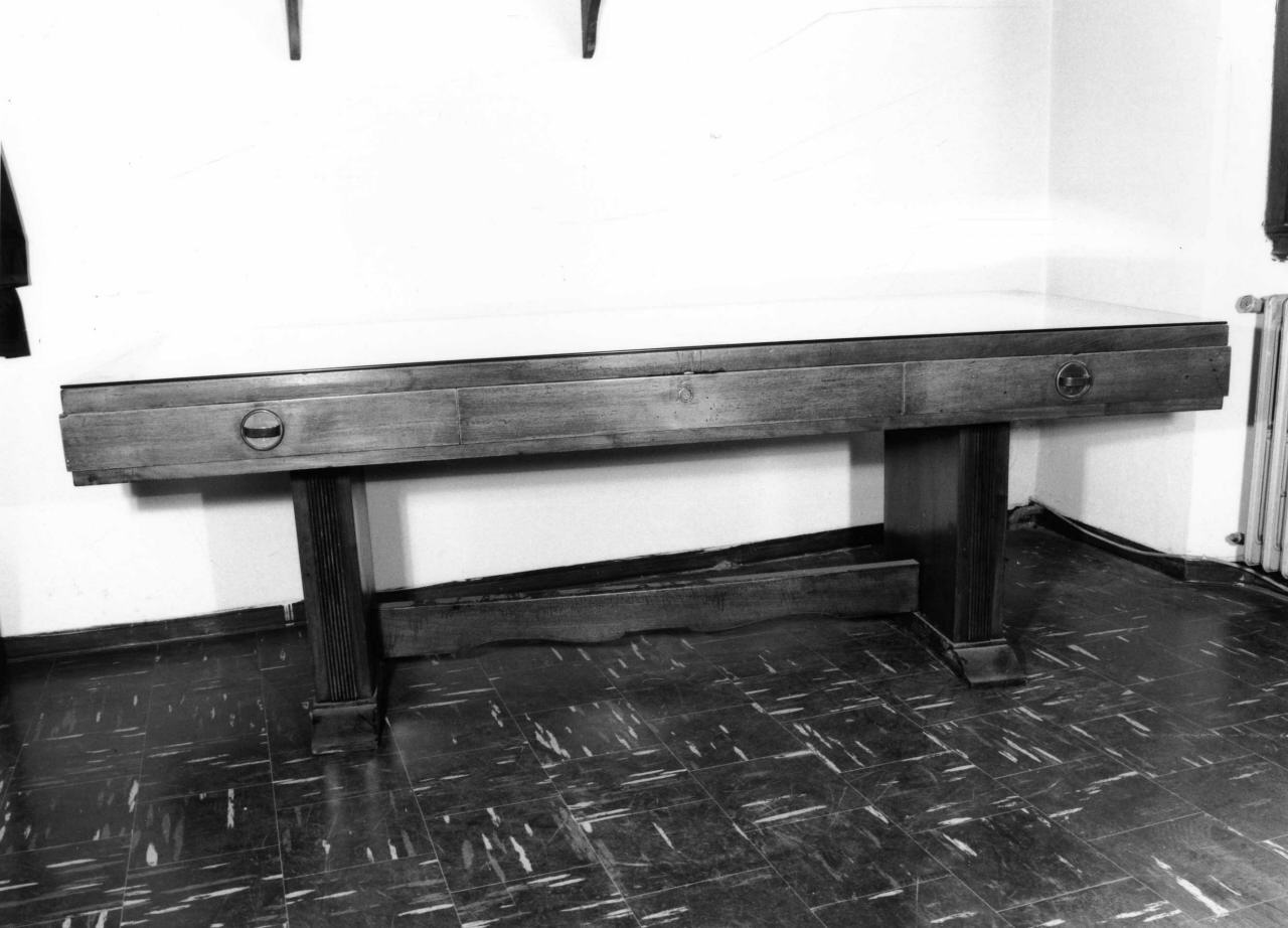 scrivania - manifattura signese (sec. XX)