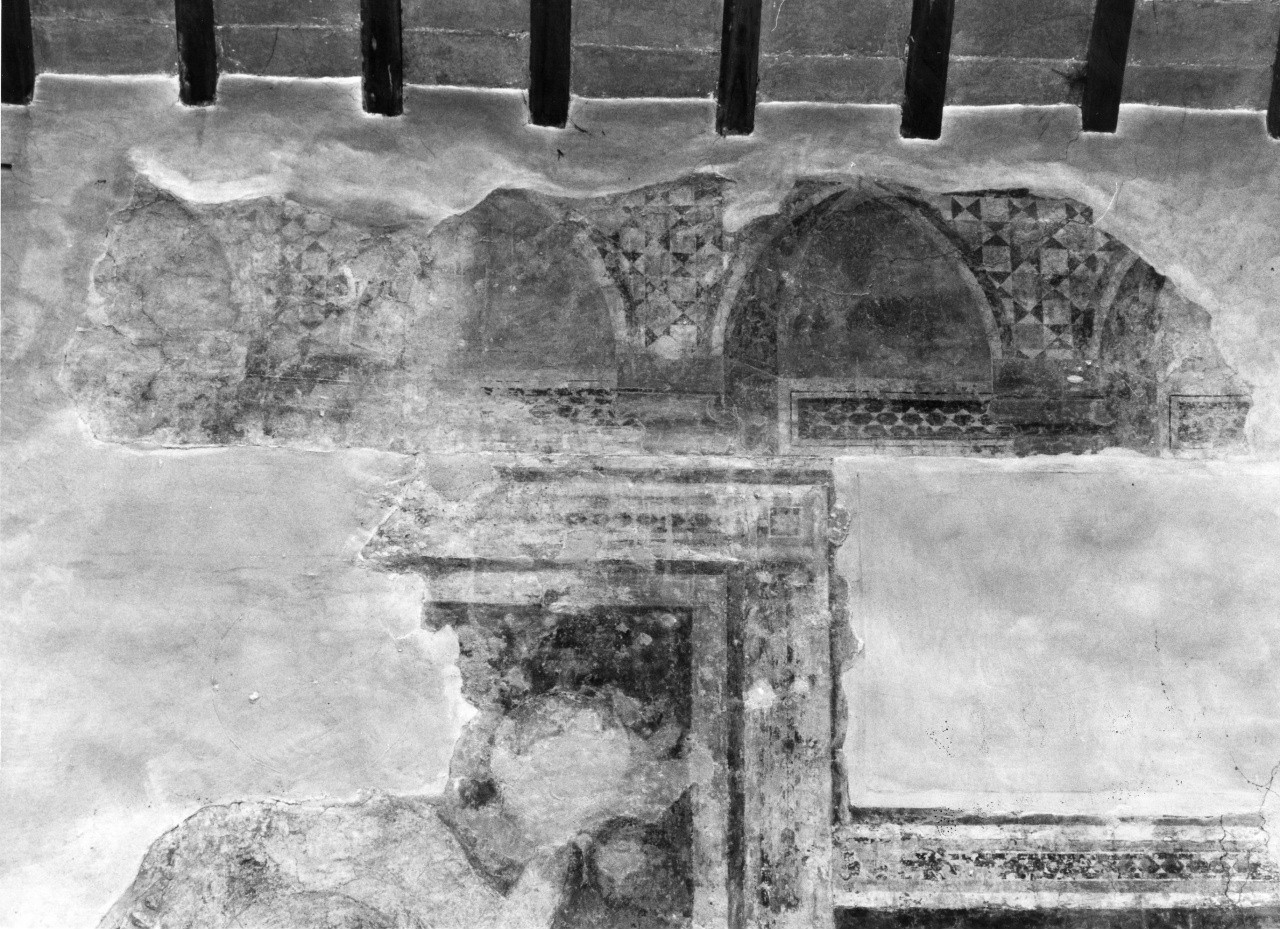 motivi decorativi architettonici (dipinto, frammento) - ambito toscano (secondo quarto sec. XIV)