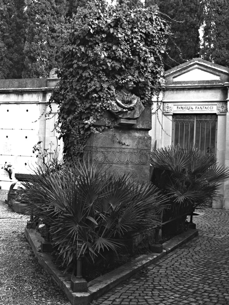 ritratto d'uomo (busto) di Romanelli Raffaello (sec. XIX)