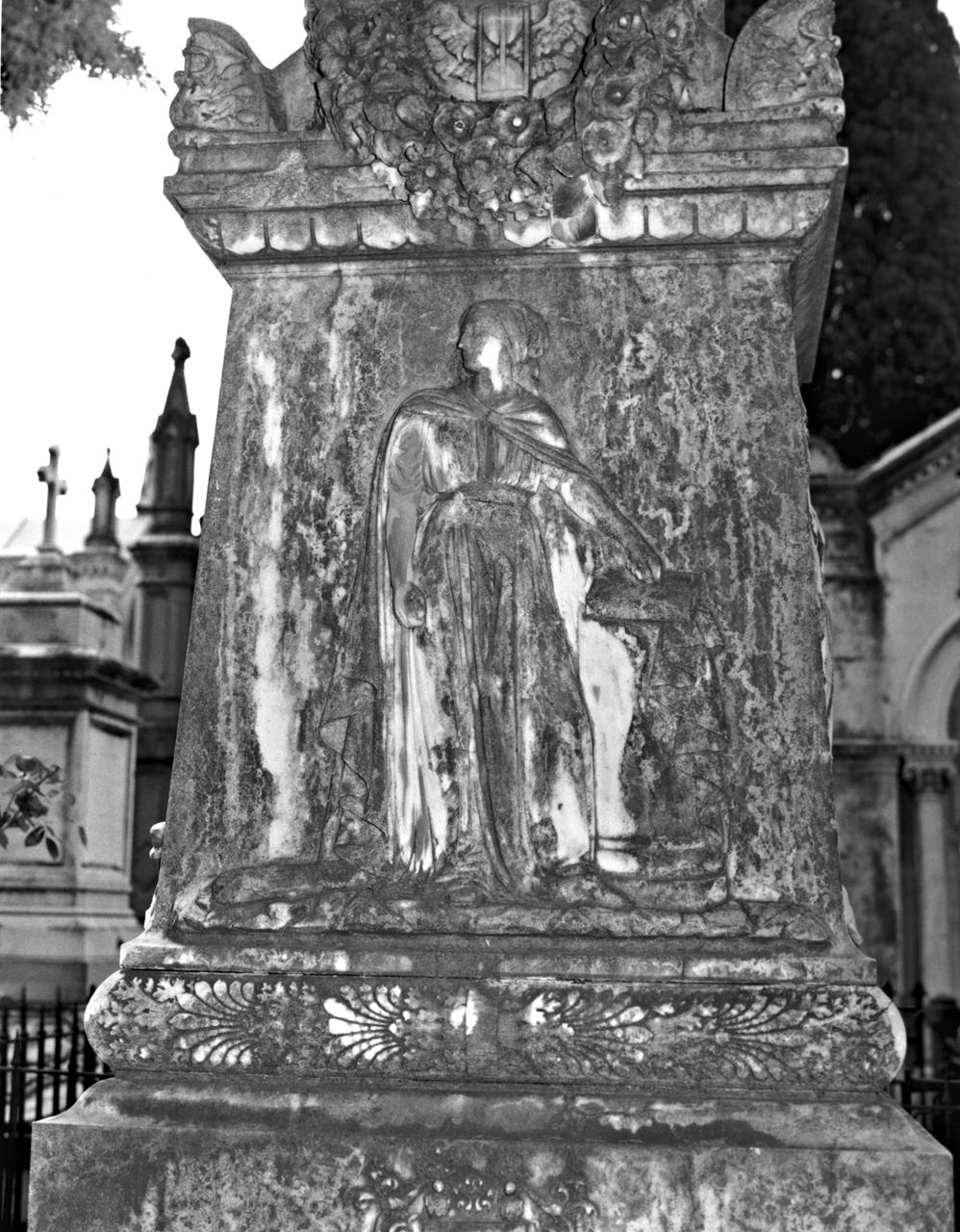 allegoria della Virtù (rilievo) di Menconi Domenico (sec. XIX)