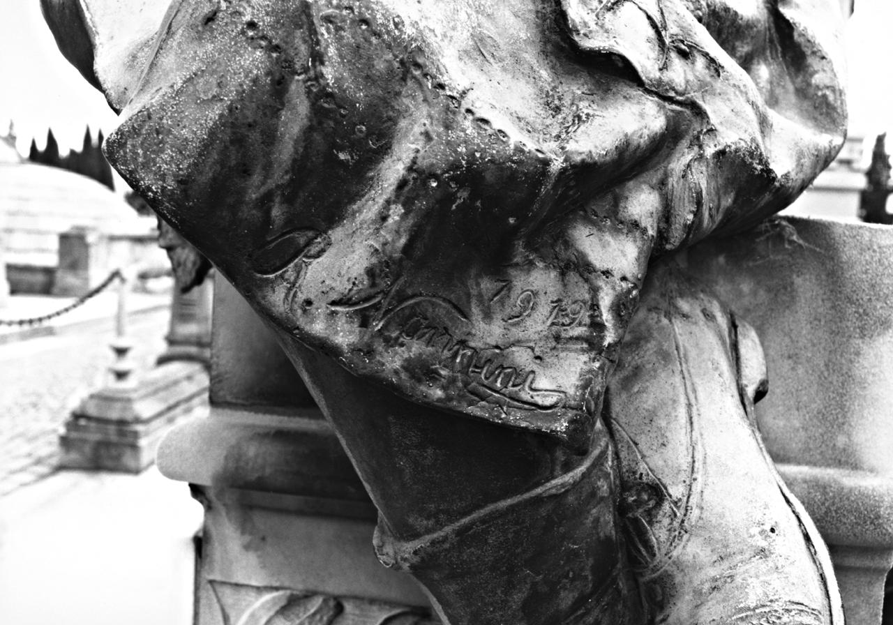 bambina (statua) di Nannini R (sec. XX)