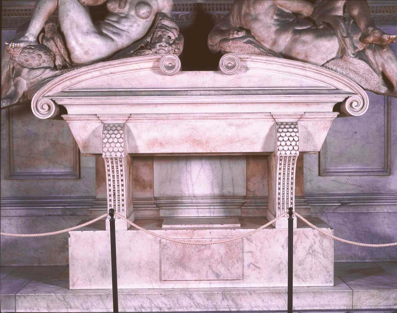 monumento funebre di Buonarroti Michelangelo, Montorsoli Giovanni Angelo (sec. XVI) <br>Condizioni d'uso: <a class='link-esterno' href='https://docs.italia.it/italia/icdp/icdp-pnd-circolazione-riuso-docs/it/v1.0-giugno-2022/testo-etichetta-BCS.html' target='_bcs'>Beni Culturali Standard (BCS)</a>