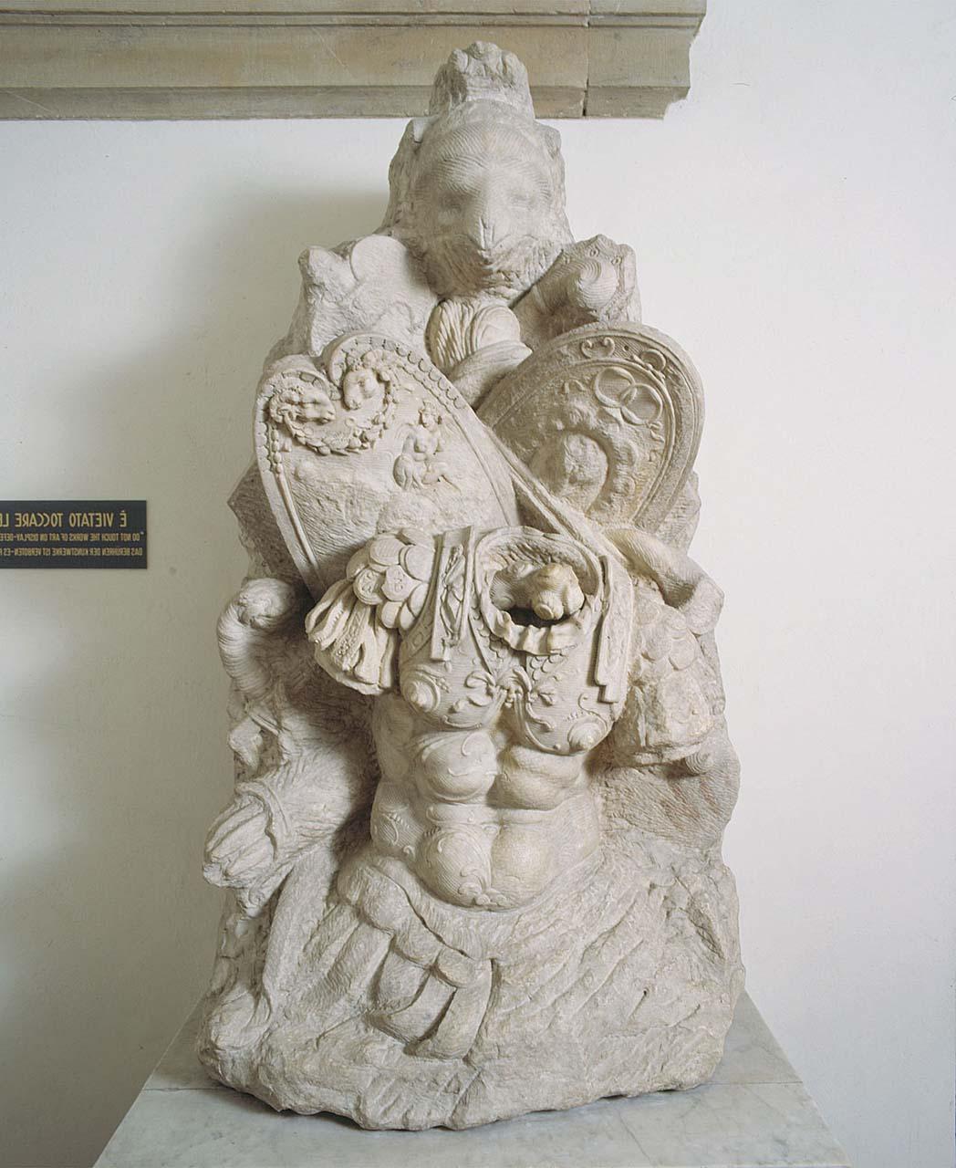 trofeo (scultura) di Cosini Silvio detto Silvio da Fiesole (sec. XVI)