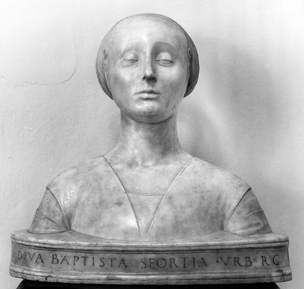 ritratto di Battista Sforza (scultura) di Laurana Francesco (sec. XV)