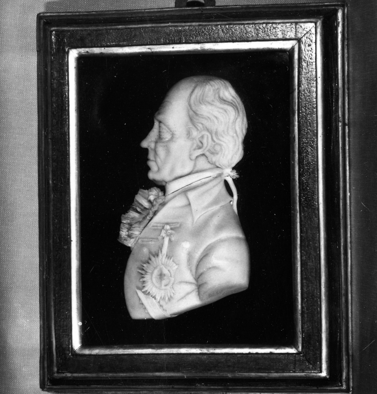 busto di uomo (rilievo) - manifattura austriaca (?) (sec. XVIII)