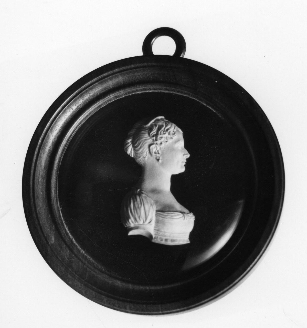 busto femminile (rilievo) di Santarelli Giovanni Antonio (primo quarto sec. XIX)