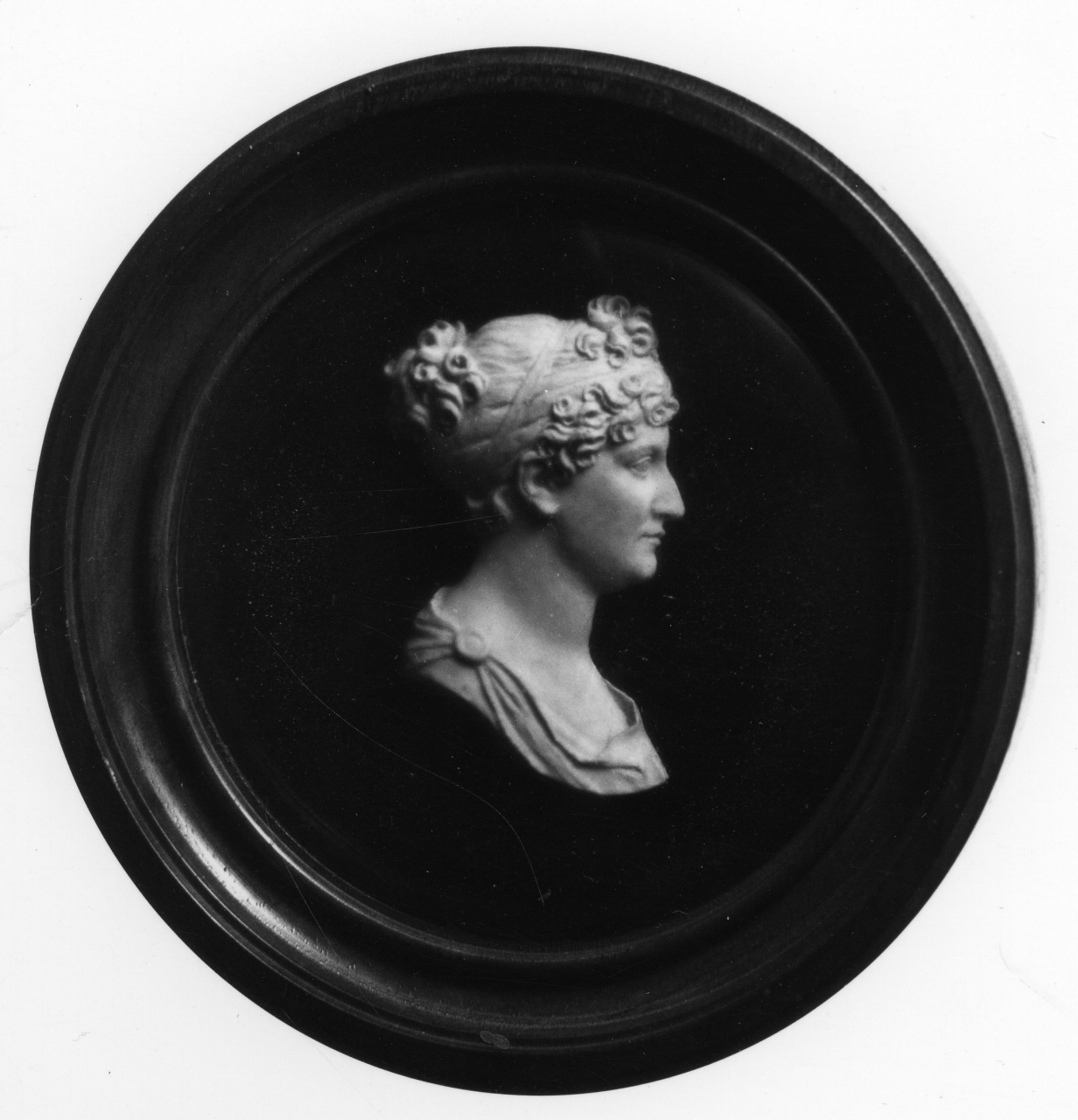 busto femminile (rilievo) di Santarelli Giovanni Antonio (primo quarto sec. XIX)