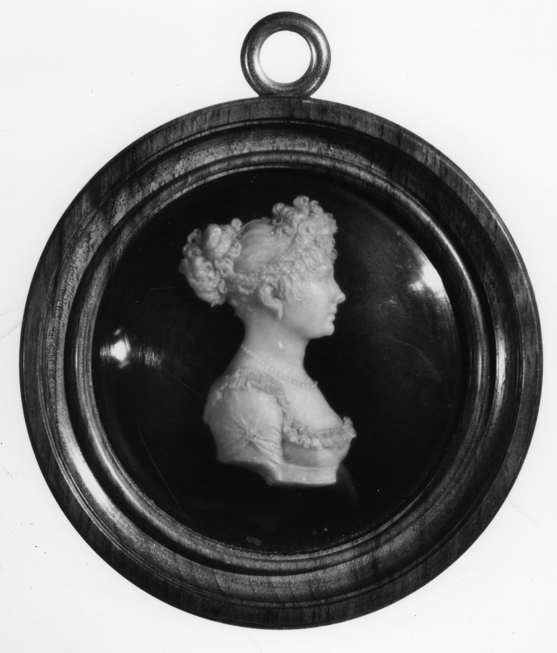 busto femminile (rilievo) di Santarelli Giovanni Antonio (primo quarto sec. XIX)