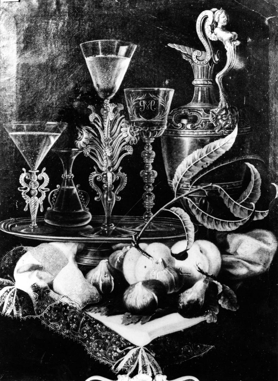 natura morta con cristalli su vassoio, frutta, anfora di metallo e pizzo (dipinto) di Pfeiler Maximilian (attribuito) (primo quarto sec. XVIII)