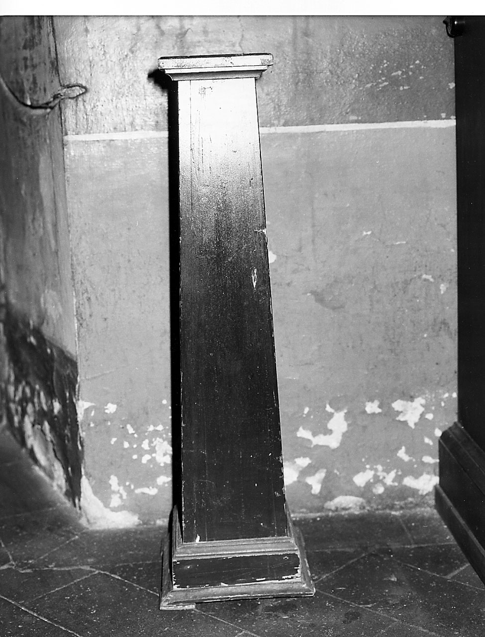 piedistallo, serie - manifattura toscana (?) (sec. XIX)