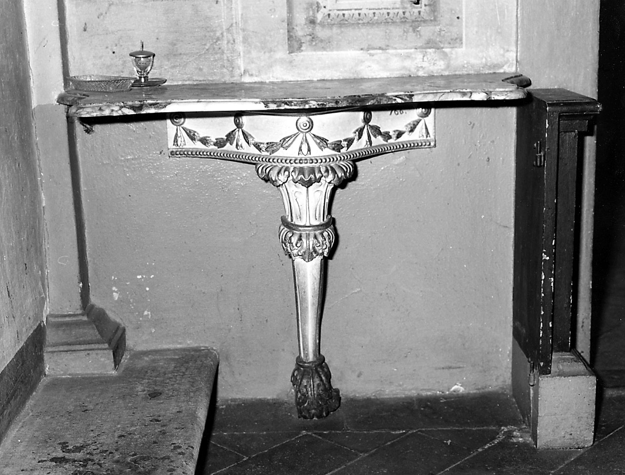 mensola - produzione toscana (fine/ inizio secc. XVIII/ XIX)