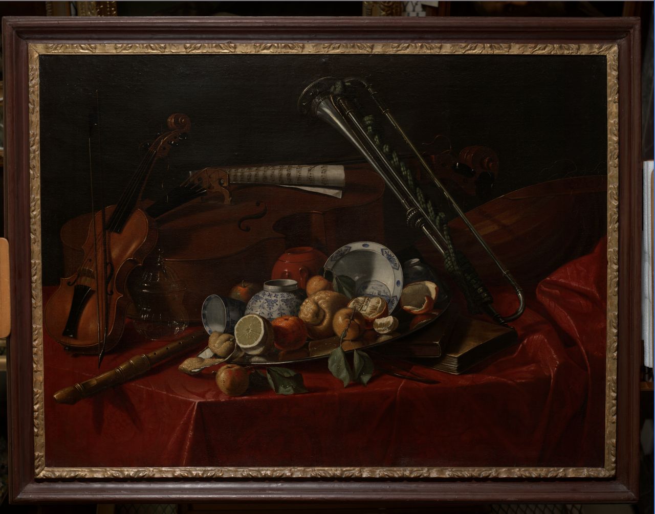 natura morta con vasellame, cristallo e strumenti musicali (dipinto) di Munari Cristoforo (sec. XVIII)