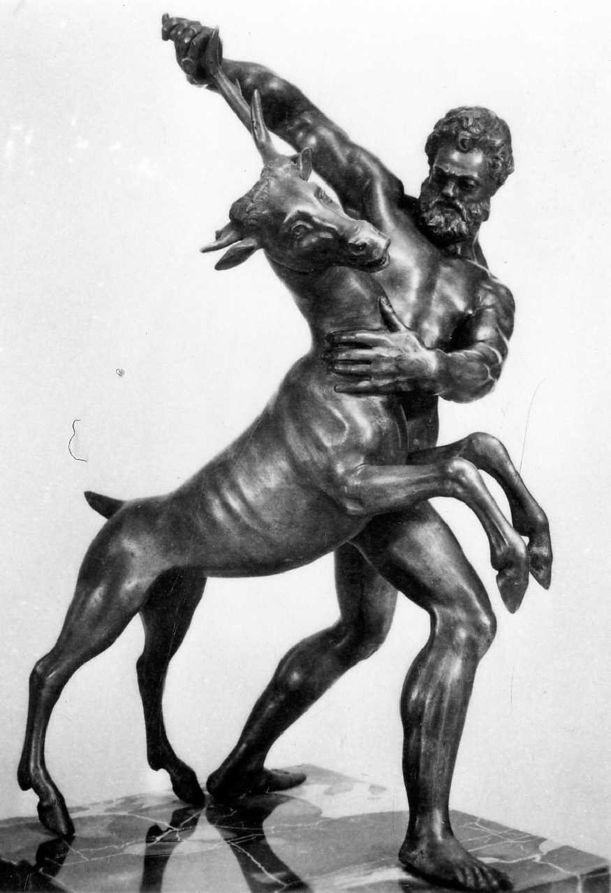 Ercole lotta con il cervo (statuetta) - manifattura toscana (fine/inizio secc. XVI/ XVII)