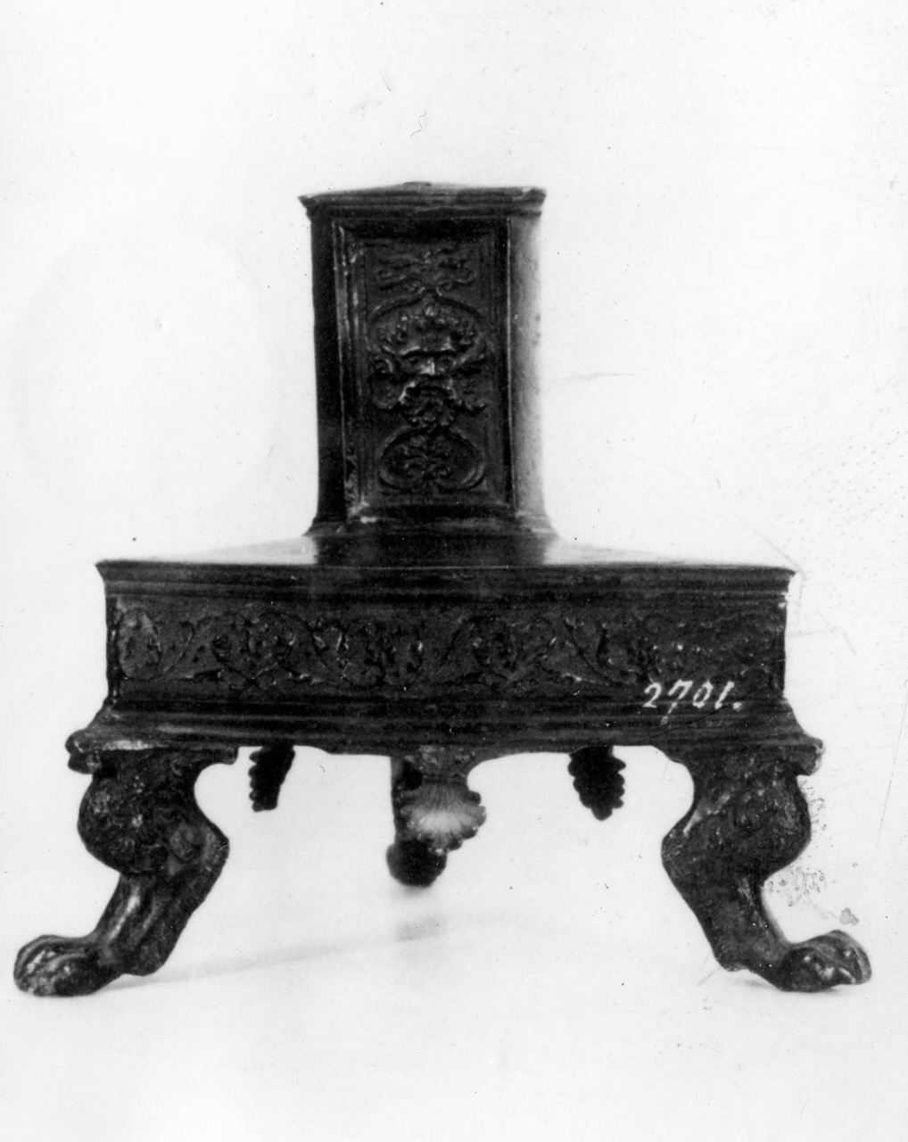 base - manifattura padovana (sec. XVI)