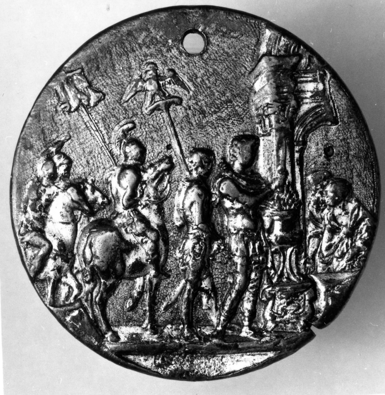 storia di Muzio Scevola (placchetta) di Maestro IO.F.F (fine/inizio secc. XV/ XVI)