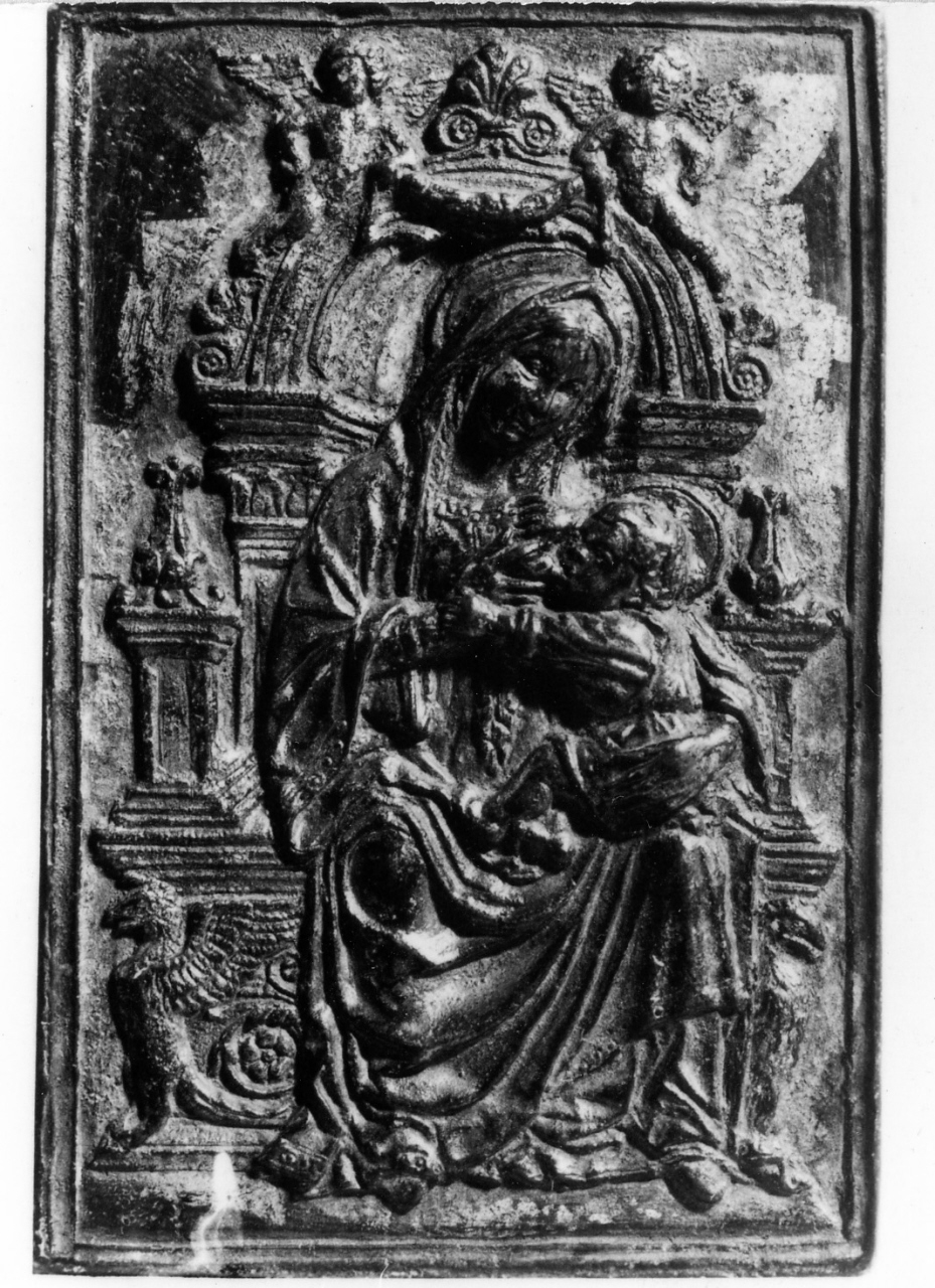 Madonna in trono che allatta il Bambino (placchetta) - manifattura padovana (fine/inizio secc. XV/ XVI)