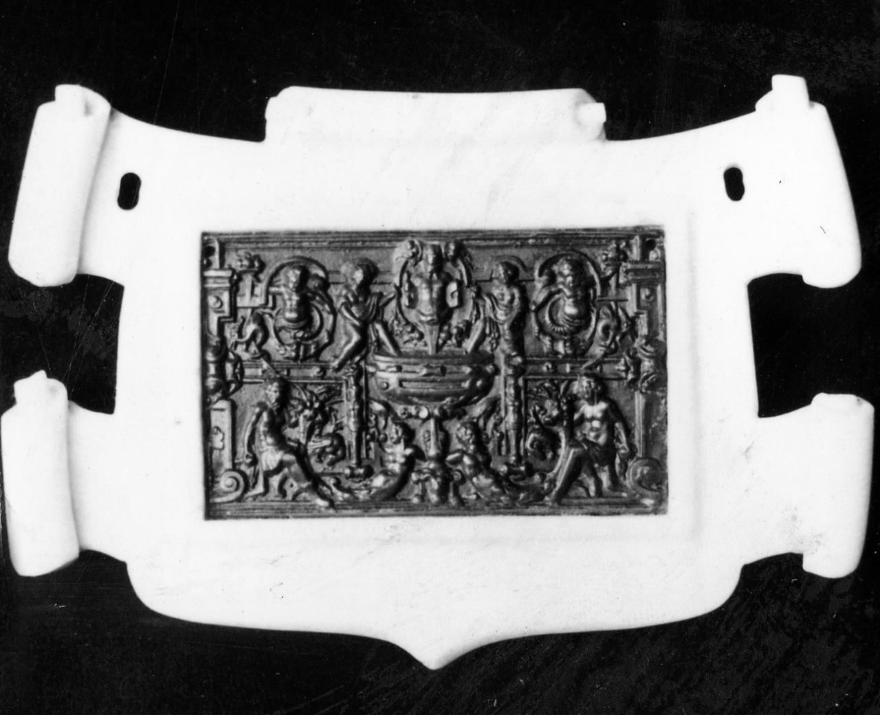 Nereidi e tritoni (placchetta) - manifattura francese (sec. XVI)