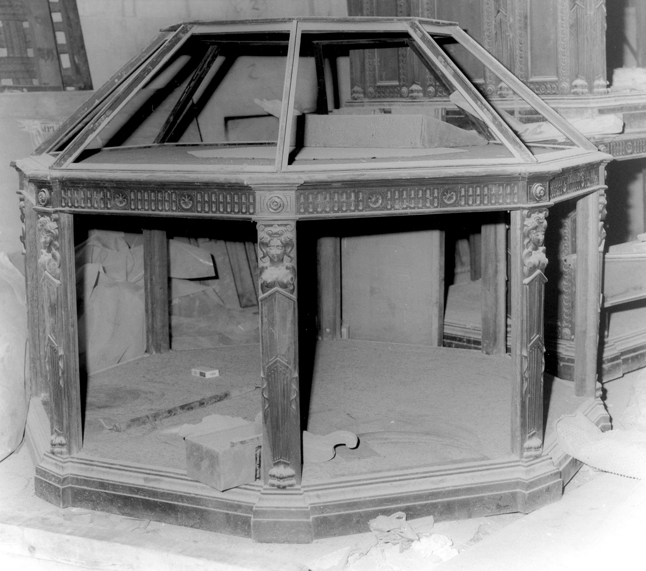 vetrina - manifattura toscana (seconda metà sec. XIX)