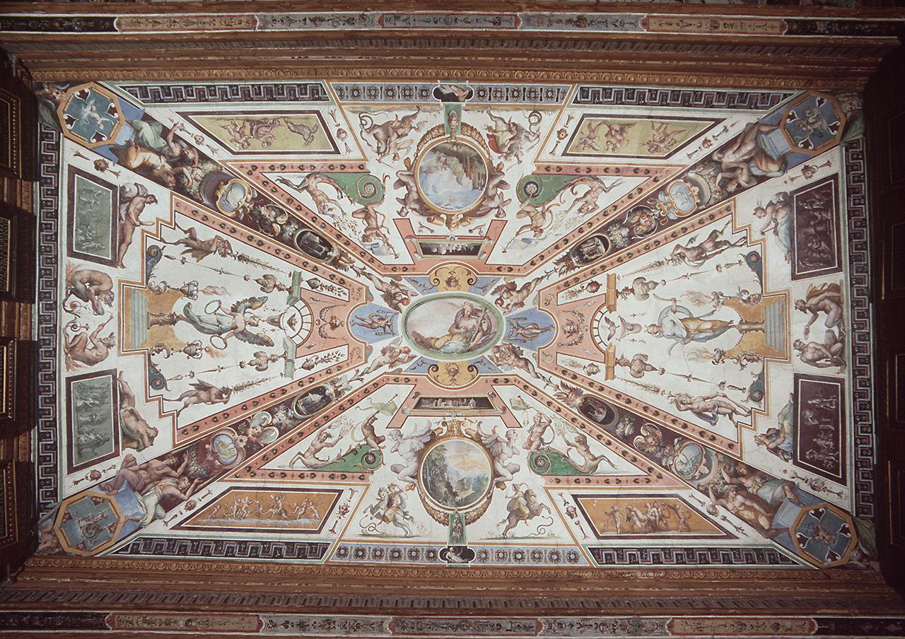 motivi decorativi a grottesche con paesaggi e figura allegorica (soffitto dipinto) di Allori Alessandro (bottega) (sec. XVI)