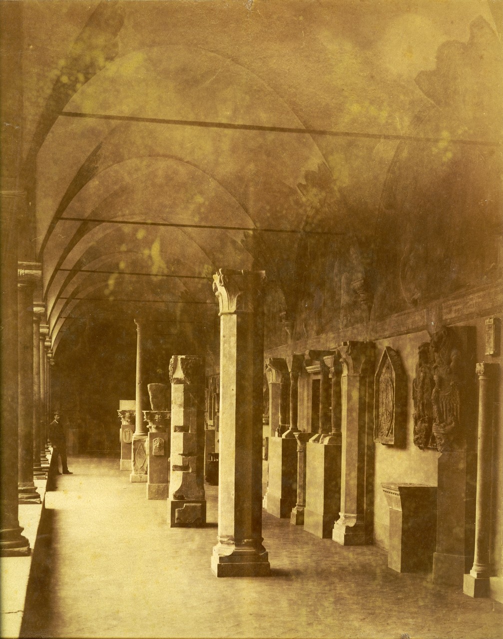 Firenze- S.Marco- Chiostro- Portico (positivo) di Gabinetto fotografico del Polo Museale Fiorentino (inizio XX)