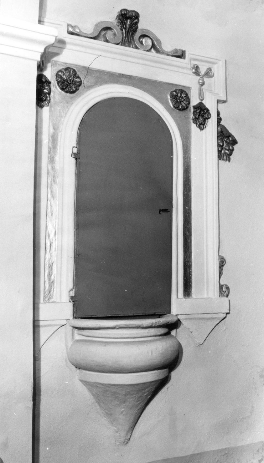 fonte battesimale - a vasca - bottega toscana (sec. XVIII)