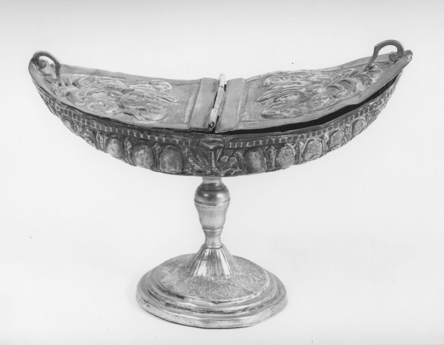 navicella portaincenso - bottega fiorentina (primo quarto sec. XVIII)