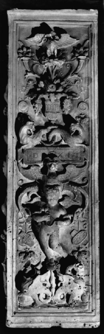 motivi decorativi a grottesche (rilievo, elemento d'insieme) - ambito senese (sec. XIX)