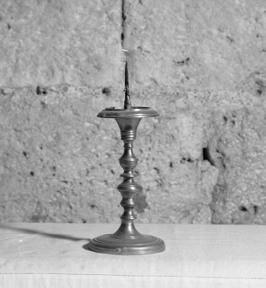 candeliere d'altare, serie - bottega toscana (sec. XVIII)