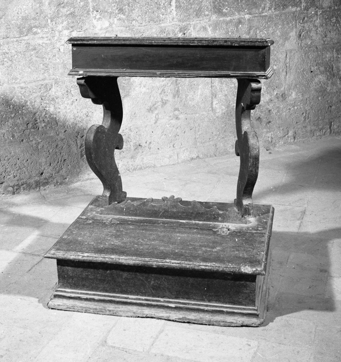 inginocchiatoio - a montanti sagomati - bottega toscana (sec. XVIII)