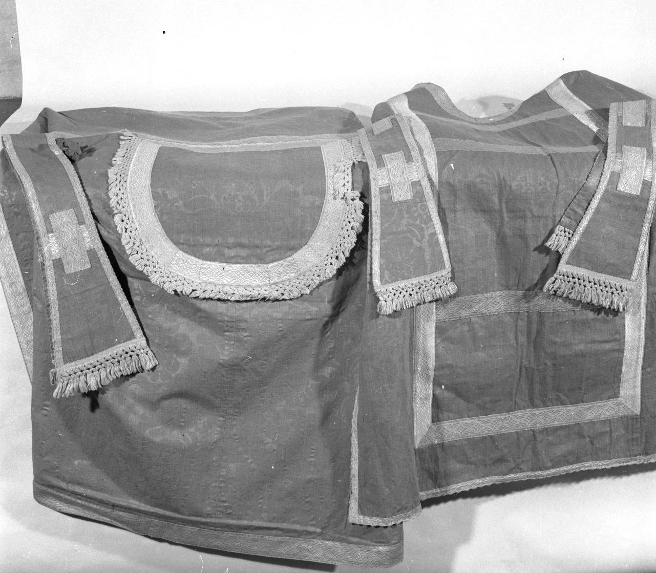 piviale, elemento d'insieme - manifattura toscana (sec. XIX)