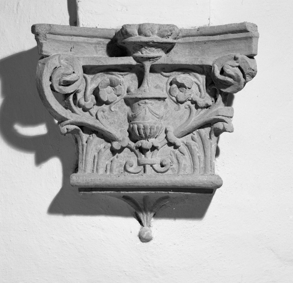motivo decorativo: vaso (peduccio) - bottega toscana (ultimo quarto sec. XV)
