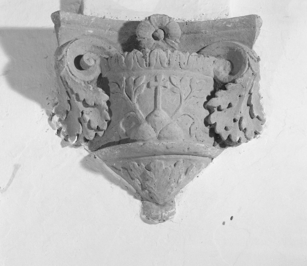 stemma dell'Ordine olivetano (peduccio) - bottega toscana (ultimo quarto sec. XV)
