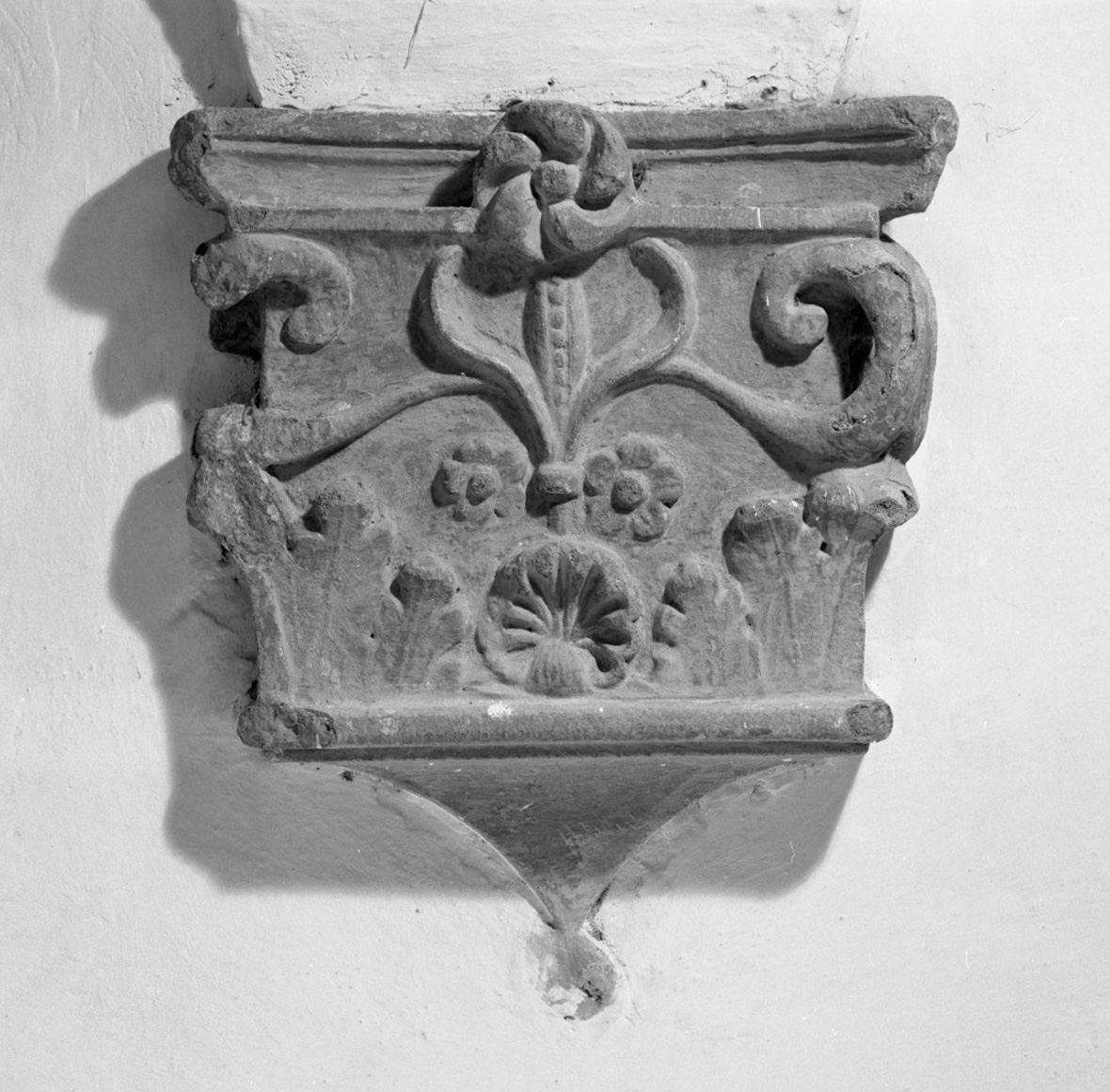 motivi decorativi vegetali (peduccio) - bottega toscana (ultimo quarto sec. XV)