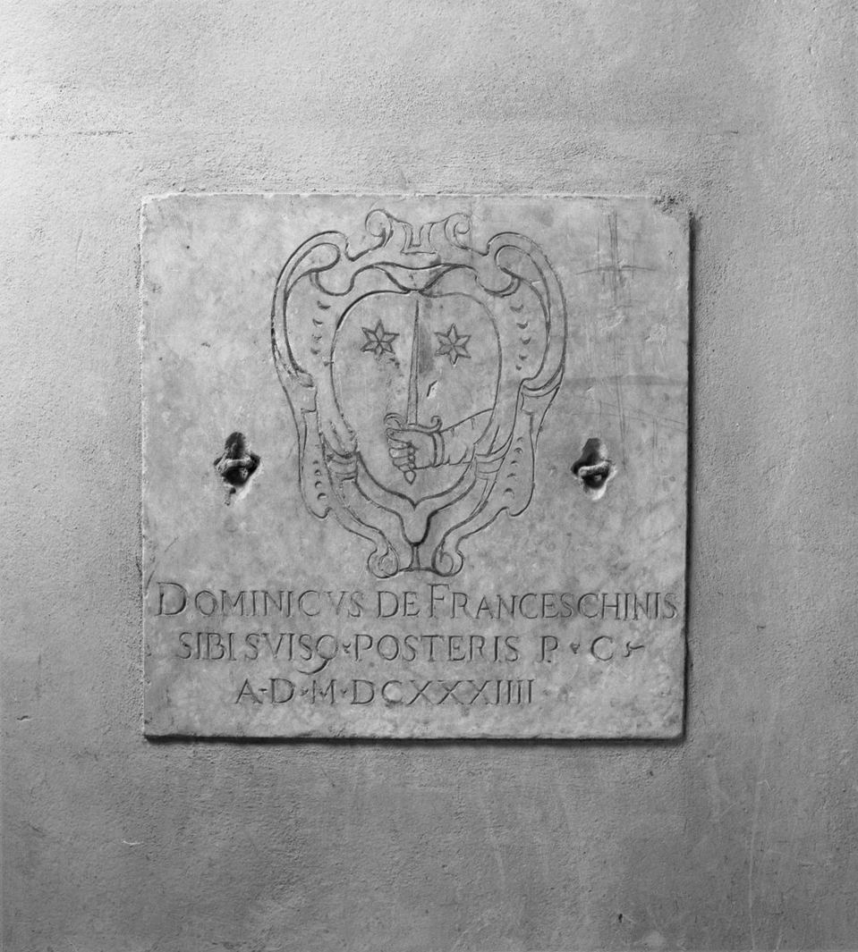 stemma gentilizio della famiglia Franceschini (lapide tombale) - bottega senese (sec. XVII)