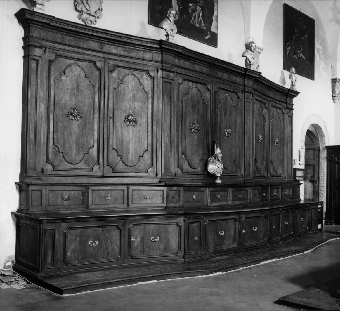 armadio da sacrestia, serie - bottega toscana (seconda metà sec. XVIII)