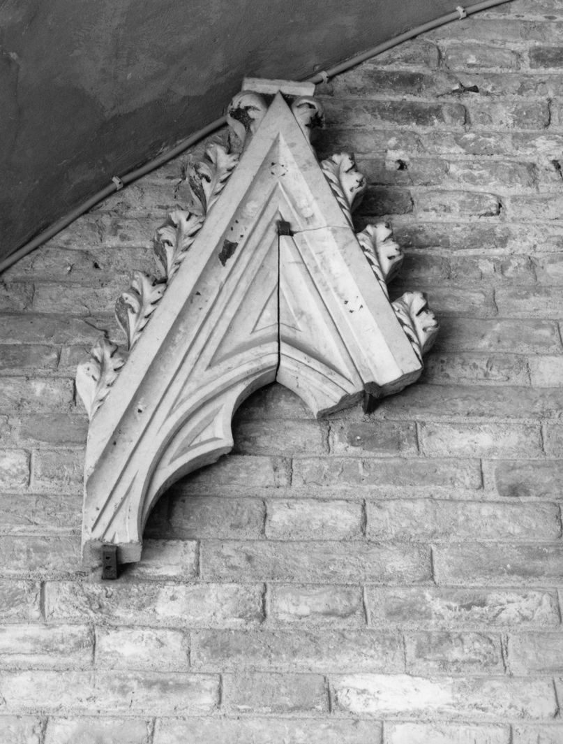 cuspide, frammento - bottega senese (seconda metà sec. XIV)