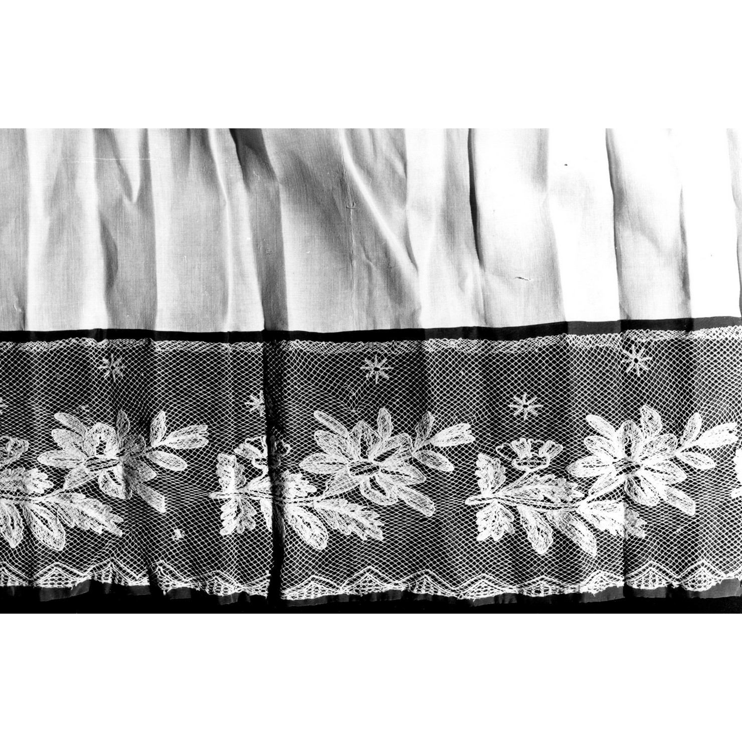 camice - manifattura italiana (sec. XX)