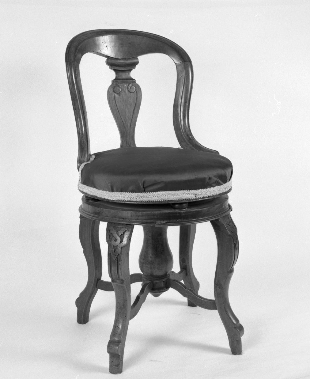 sgabello, opera isolata - manifattura italiana (seconda metà sec. XIX)