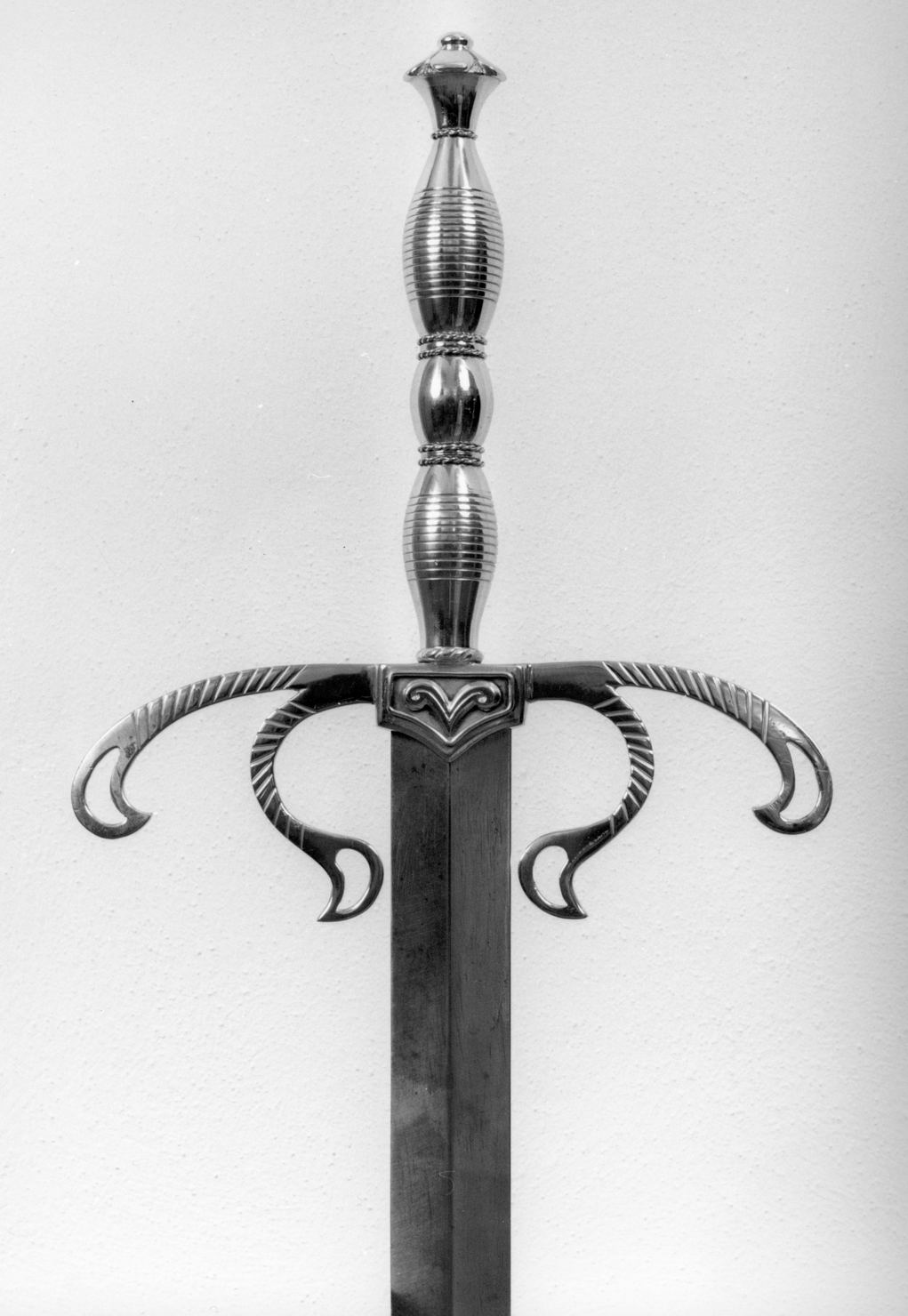 spada, elemento d'insieme di Giusti Gino (sec. XX)